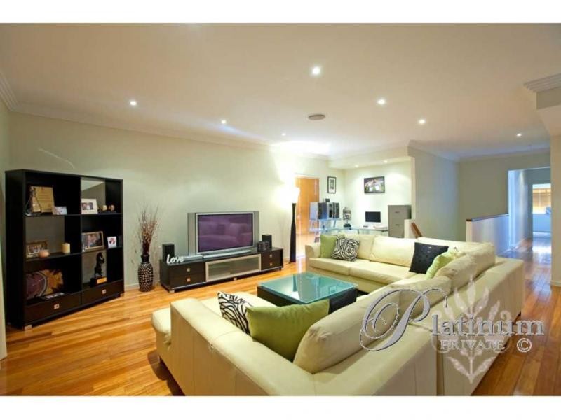 123 Macrossan Avenue, Norman Park QLD 4170