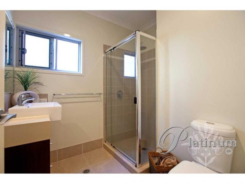 123 Macrossan Avenue, Norman Park QLD 4170