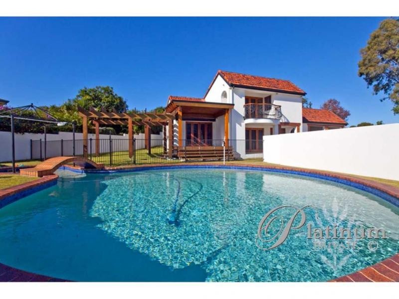 8 Moraunt Street, Carindale QLD 4152