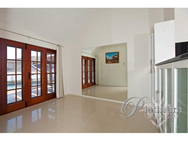 8 Moraunt Street, Carindale QLD 4152