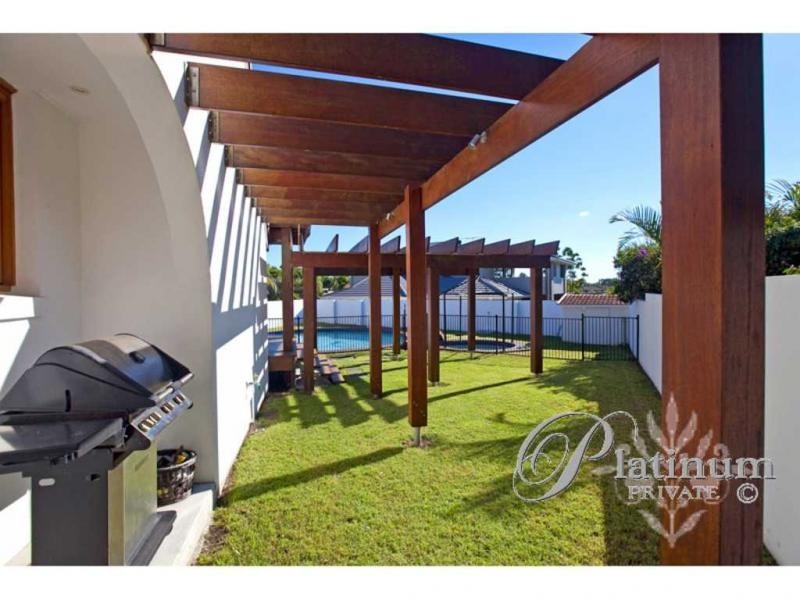 8 Moraunt Street, Carindale QLD 4152