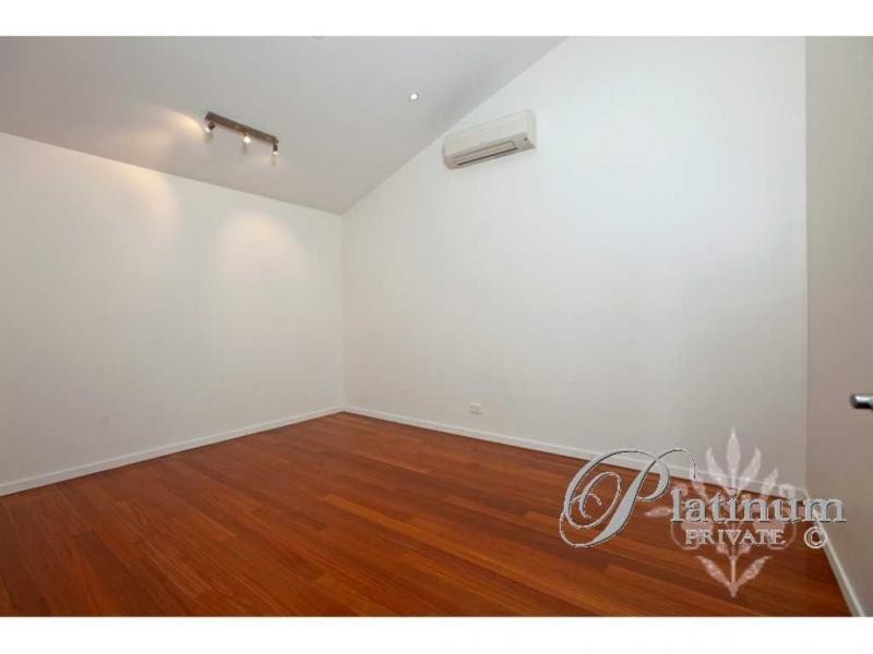 8 Moraunt Street, Carindale QLD 4152