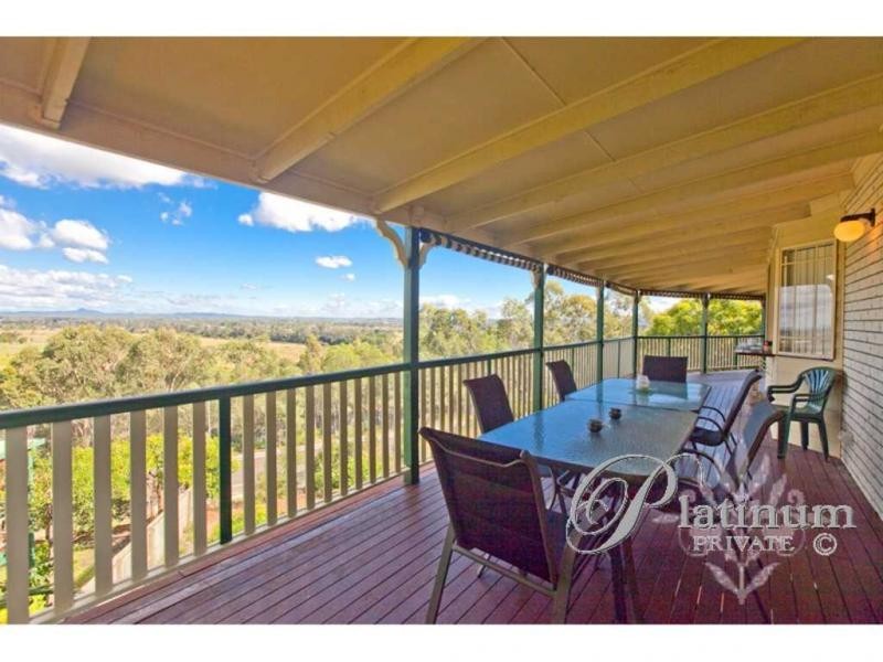 74 Pohon Drive, Tanah Merah QLD 4128