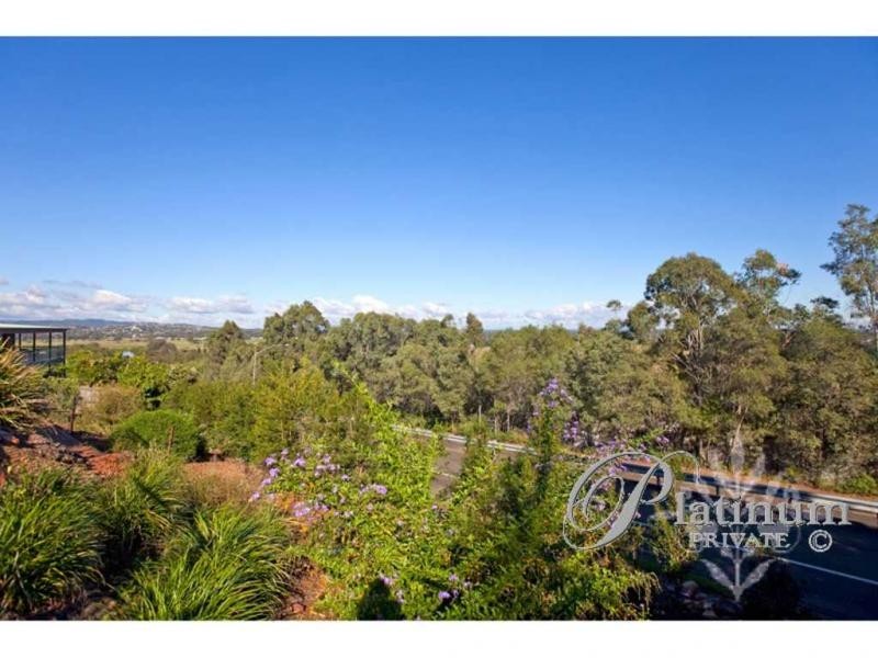 74 Pohon Drive, Tanah Merah QLD 4128