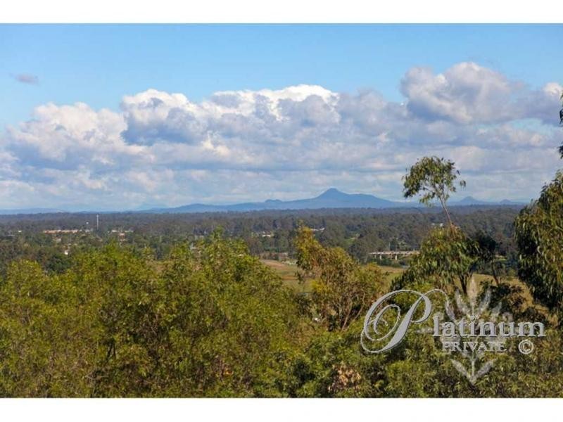 74 Pohon Drive, Tanah Merah QLD 4128