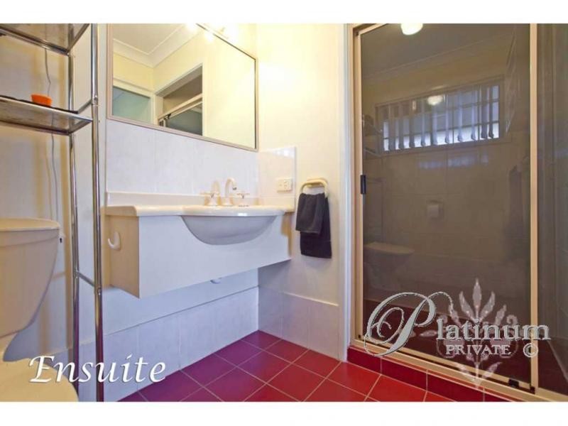 74 Pohon Drive, Tanah Merah QLD 4128