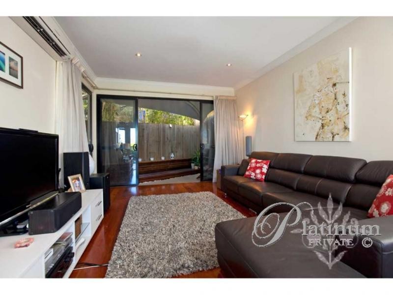 2/9 Riddell Street, Bulimba QLD 4171