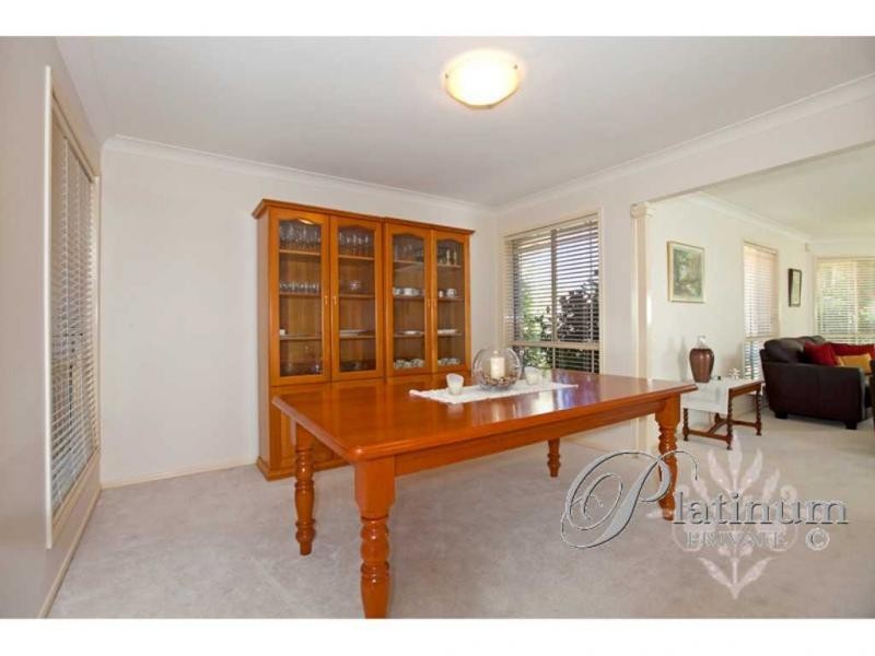 7 Bishop Place, Carindale QLD 4152