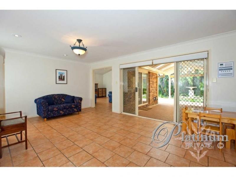 7 Bishop Place, Carindale QLD 4152