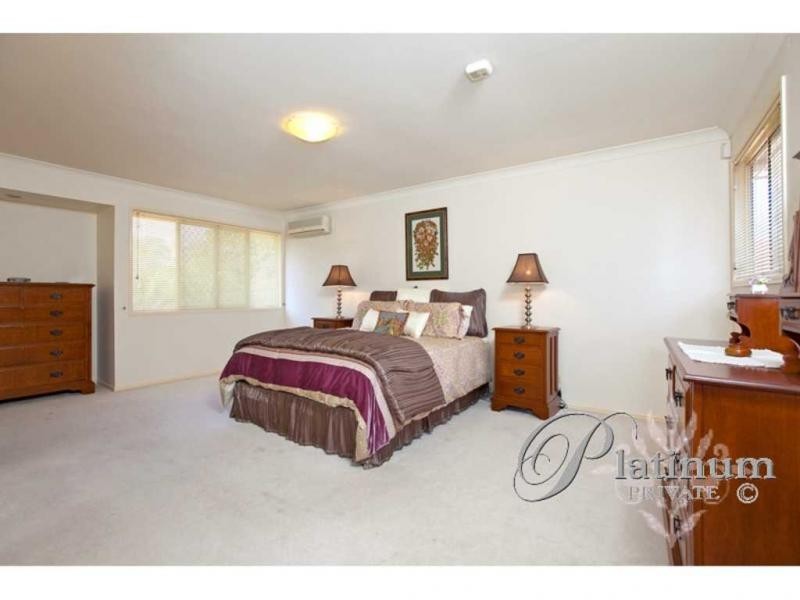 7 Bishop Place, Carindale QLD 4152