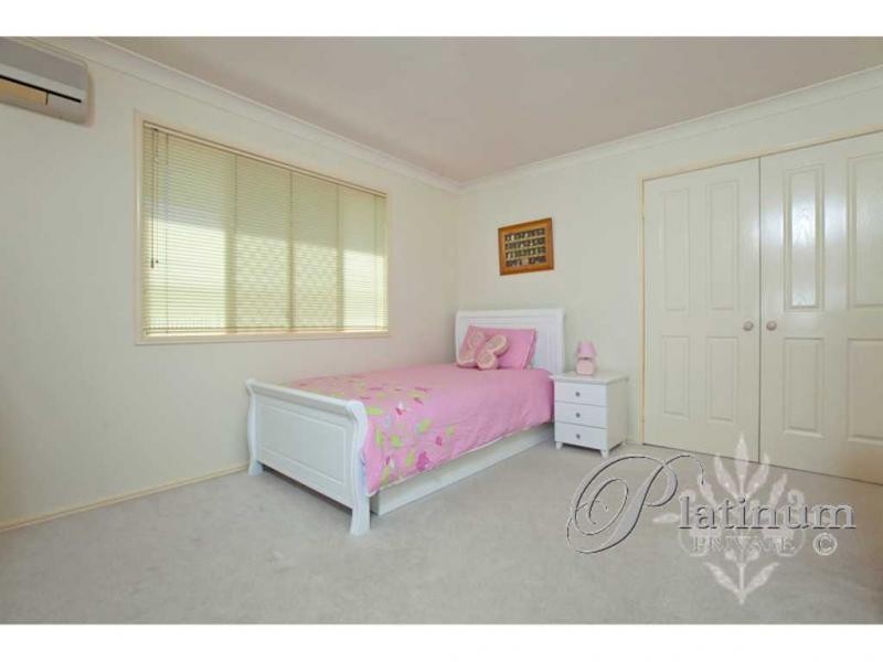 7 Bishop Place, Carindale QLD 4152