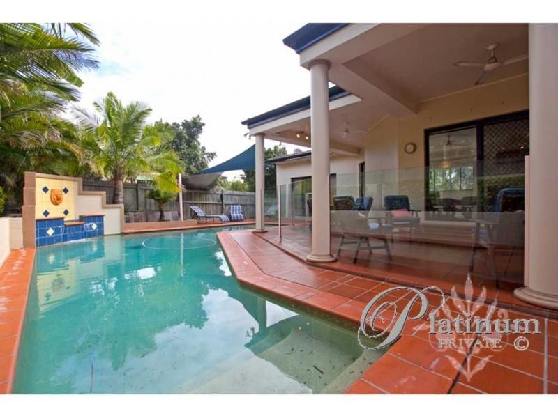 8 Turubul Crescent, Carindale QLD 4152