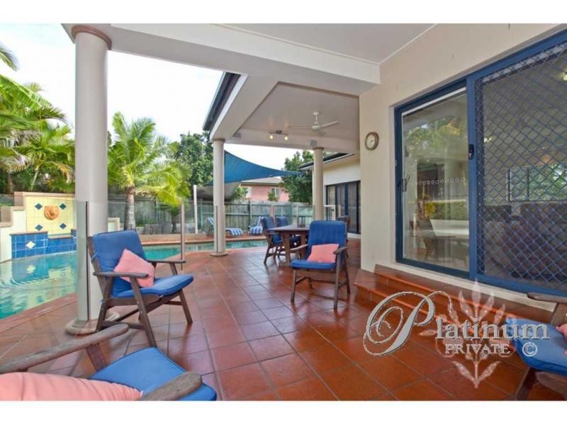 8 Turubul Crescent, Carindale QLD 4152