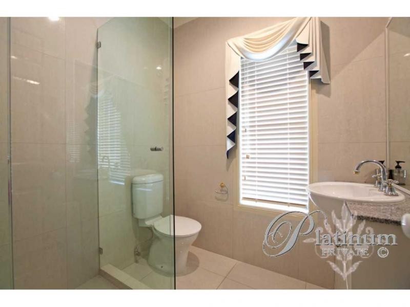 8 Turubul Crescent, Carindale QLD 4152