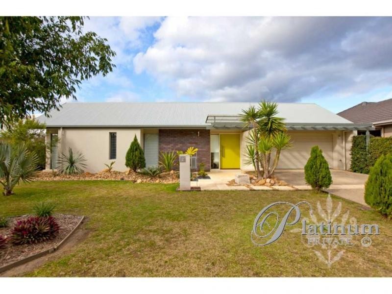 2 Barrington Crescent, Wakerley QLD 4154