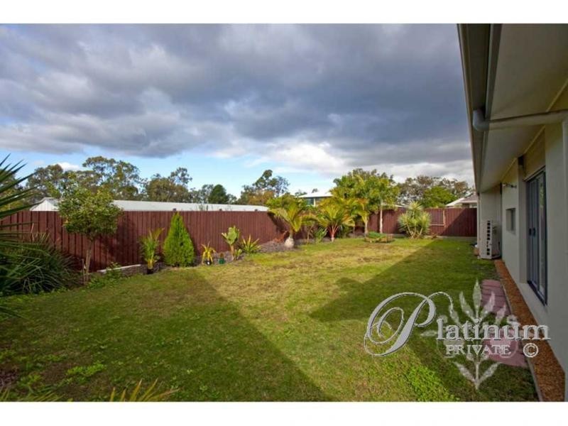 2 Barrington Crescent, Wakerley QLD 4154