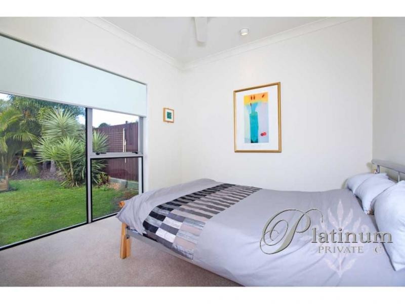 2 Barrington Crescent, Wakerley QLD 4154
