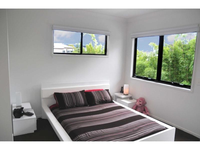 8 Reach Place, Bulimba QLD 4171