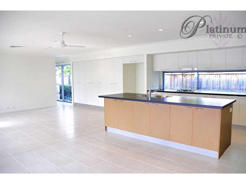 76 Moss Road, Wakerley QLD 4154