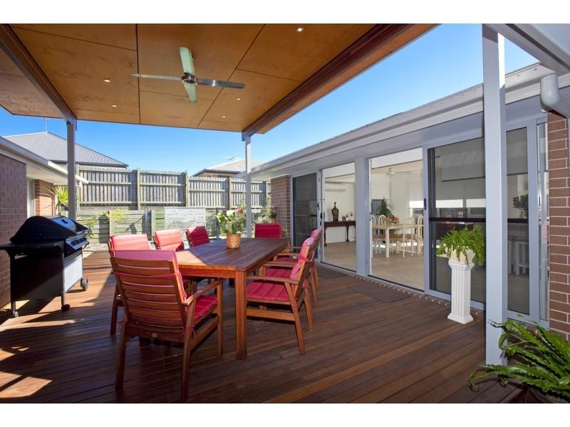 28 Torrens Crescent, Wakerley QLD 4154