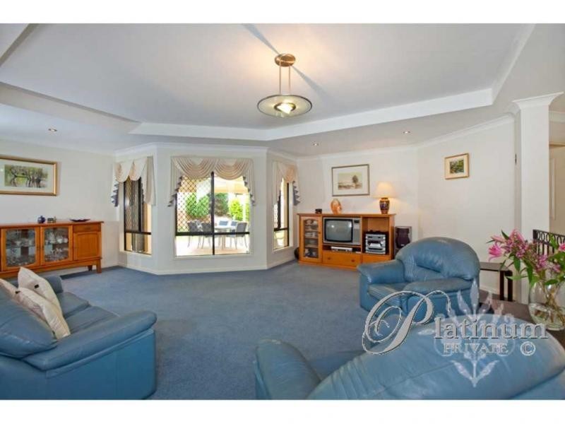 48 Kenilworth Place, Carindale QLD 4152