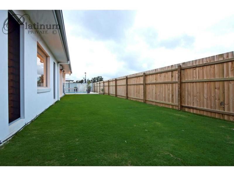 4 Nursery Place, Wakerley QLD 4154