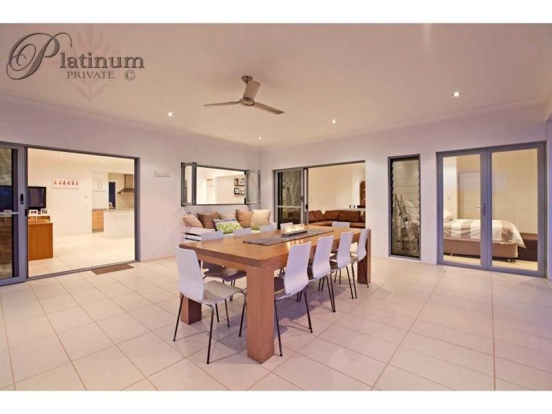 4 Nursery Place, Wakerley QLD 4154
