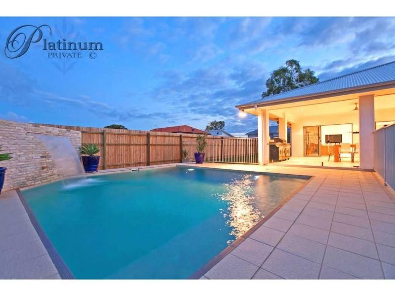 4 Nursery Place, Wakerley QLD 4154