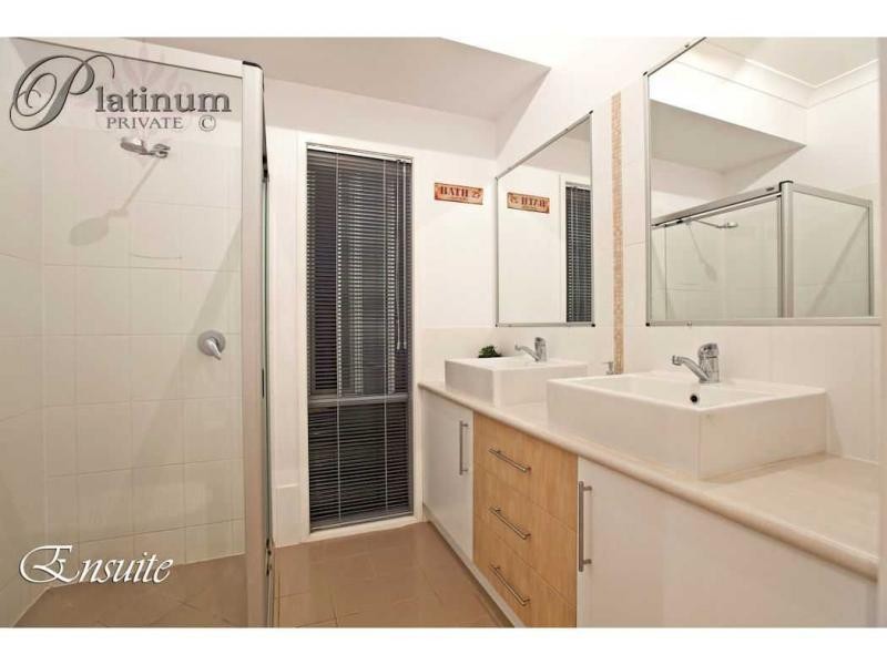 4 Nursery Place, Wakerley QLD 4154