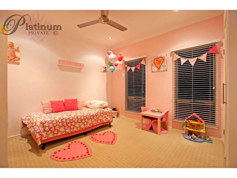 4 Nursery Place, Wakerley QLD 4154