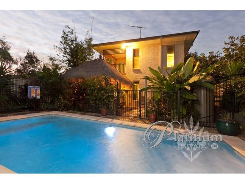 15 Stanley Road, Camp Hill QLD 4152