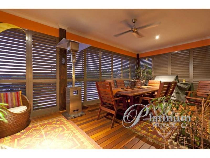 15 Stanley Road, Camp Hill QLD 4152