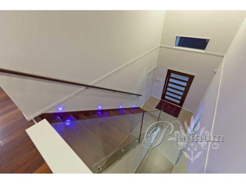 1 Yeates Close, Carindale QLD 4152