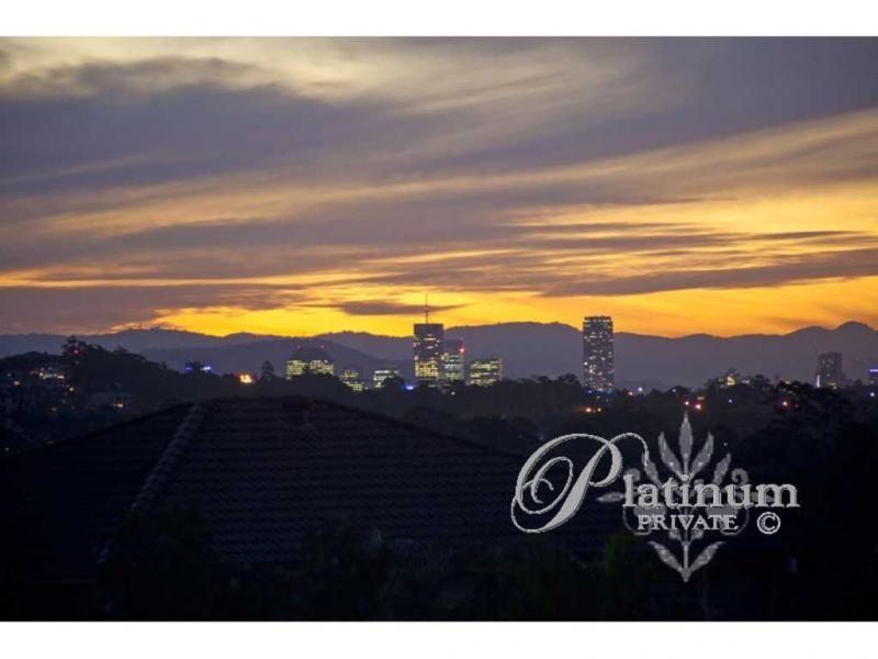 1 Yeates Close, Carindale QLD 4152