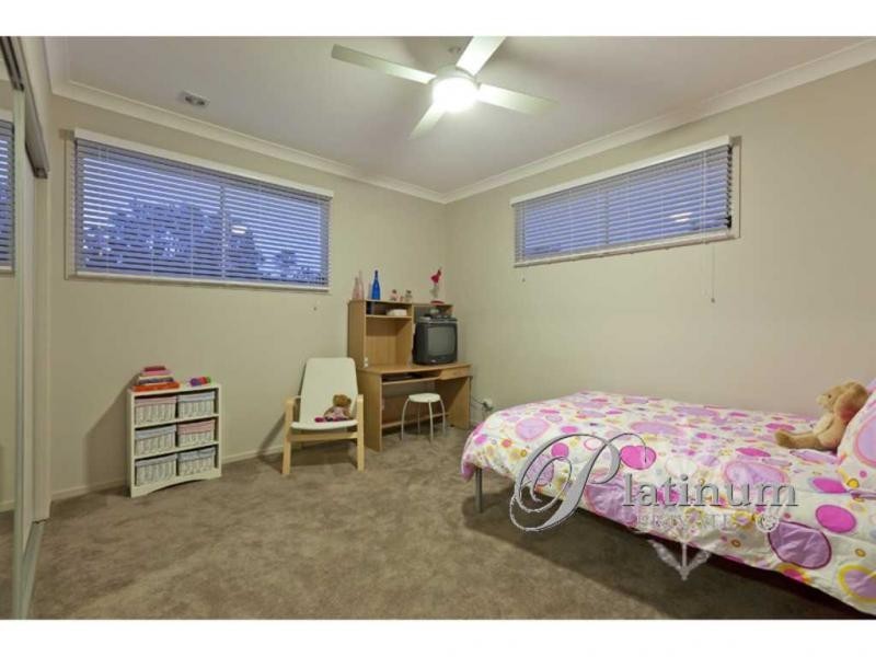 1 Yeates Close, Carindale QLD 4152