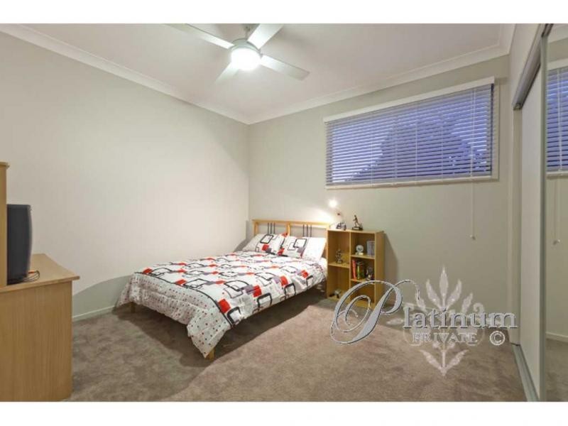 1 Yeates Close, Carindale QLD 4152