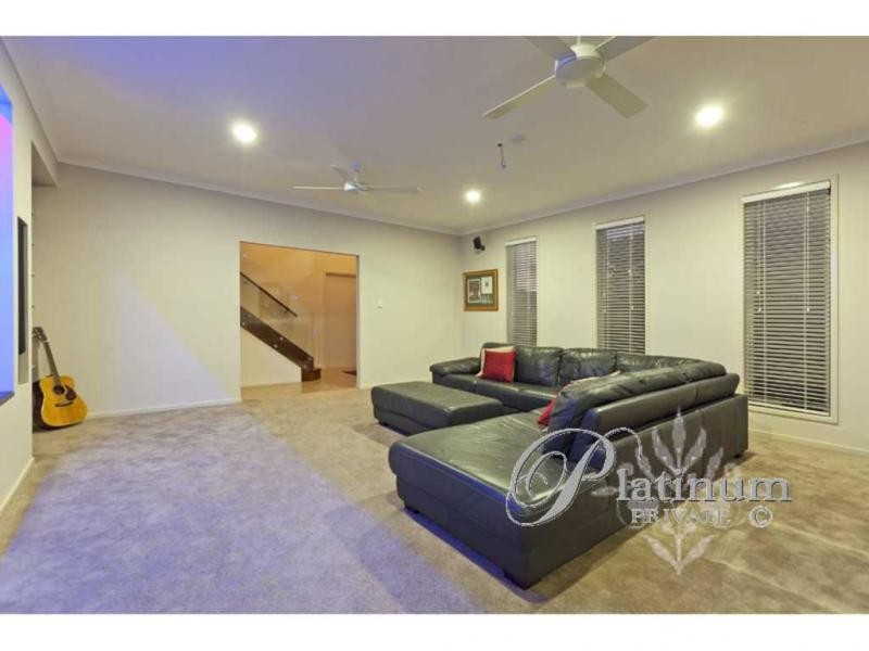 1 Yeates Close, Carindale QLD 4152