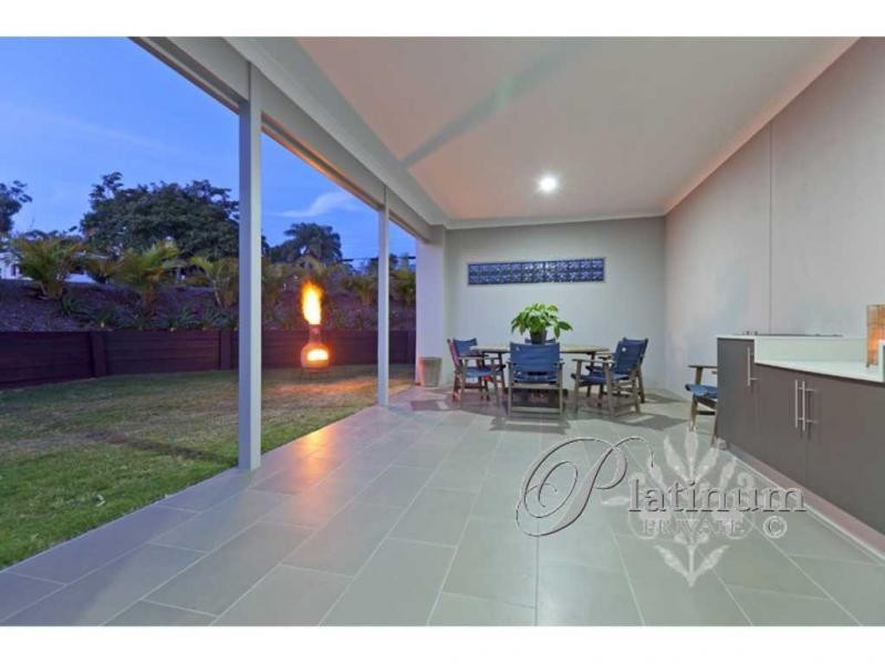 1 Yeates Close, Carindale QLD 4152