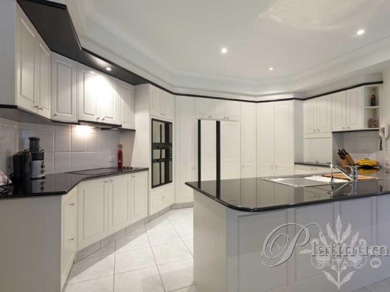 8 Rundle Place, Carindale QLD 4152