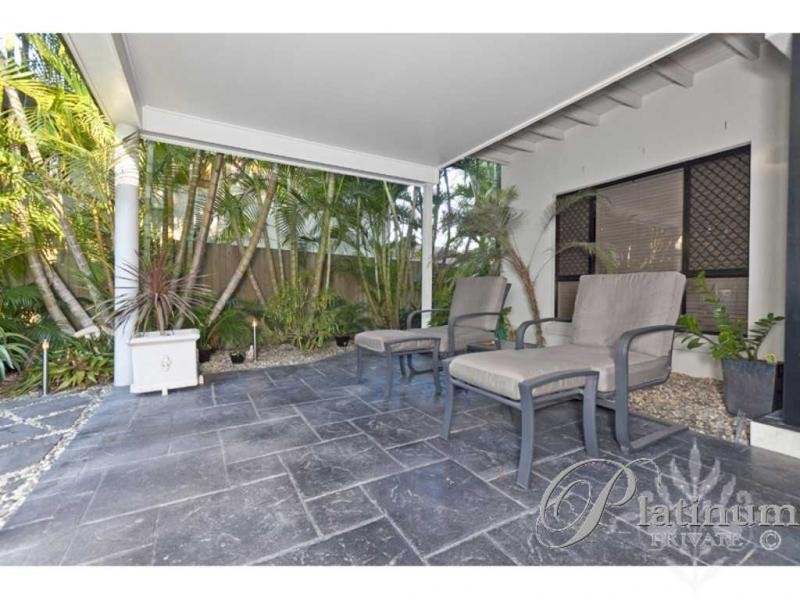 8 Rundle Place, Carindale QLD 4152