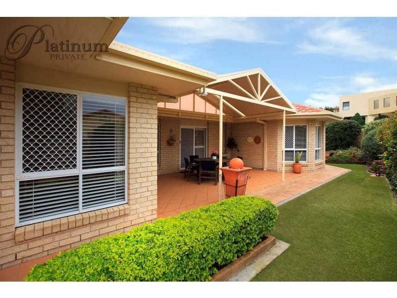 1 Barnstos Place, Carindale QLD 4152