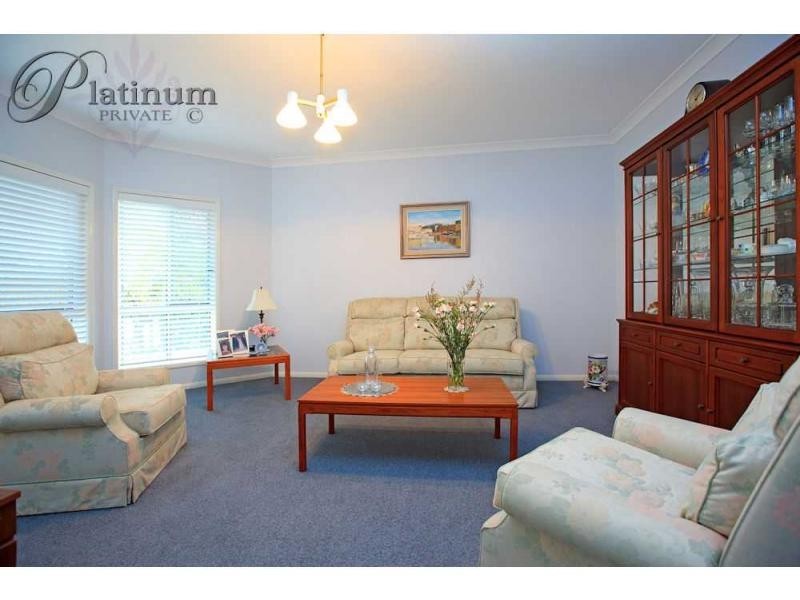 1 Barnstos Place, Carindale QLD 4152