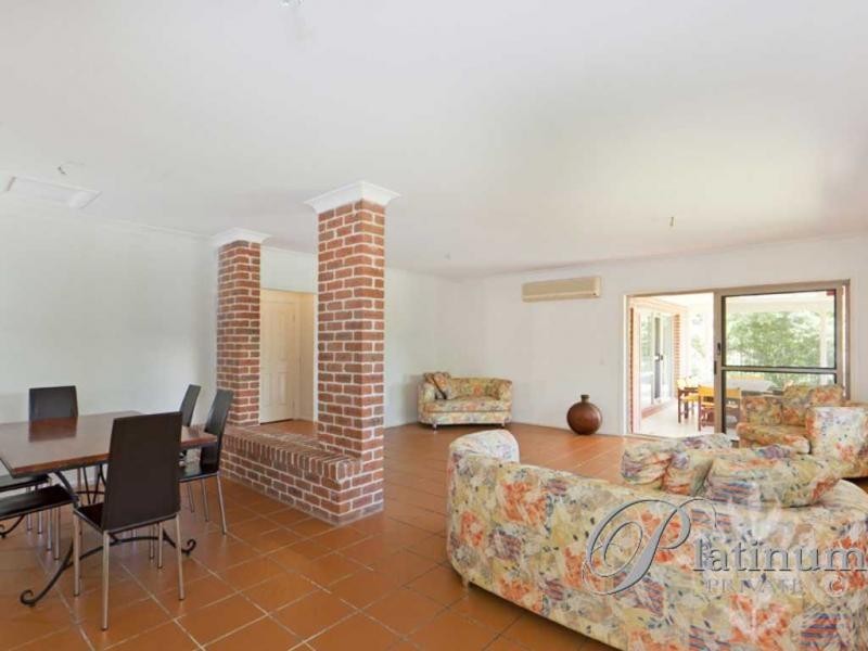 33 Eromanga Street, Carindale QLD 4152