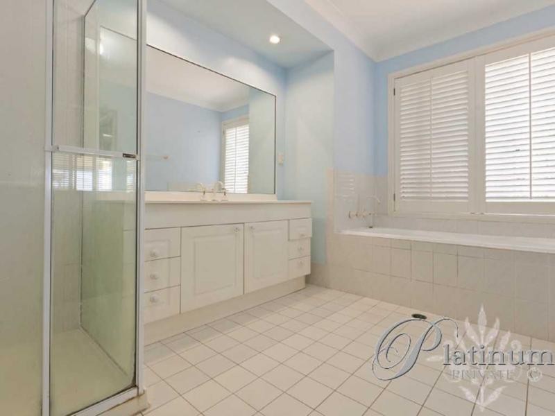 33 Eromanga Street, Carindale QLD 4152