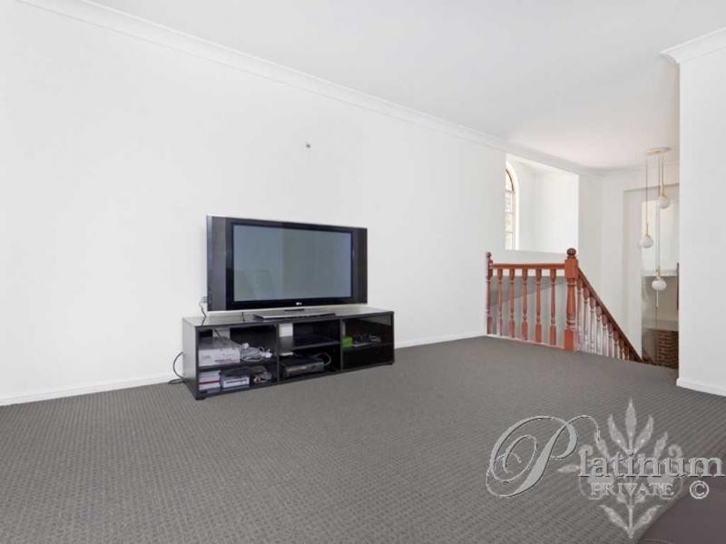 33 Eromanga Street, Carindale QLD 4152