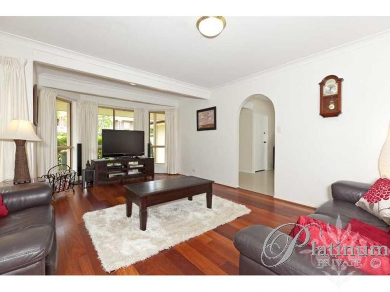 18 Talaroo Street, Carindale QLD 4152