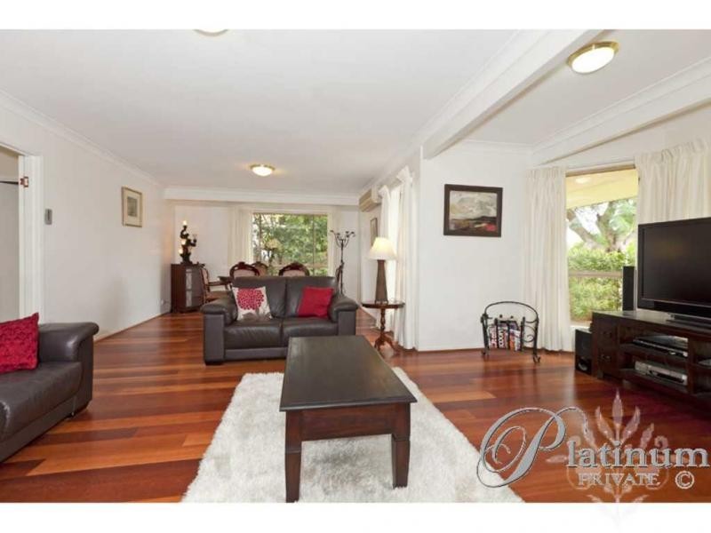 18 Talaroo Street, Carindale QLD 4152