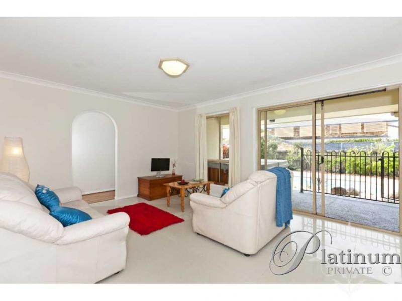 18 Talaroo Street, Carindale QLD 4152