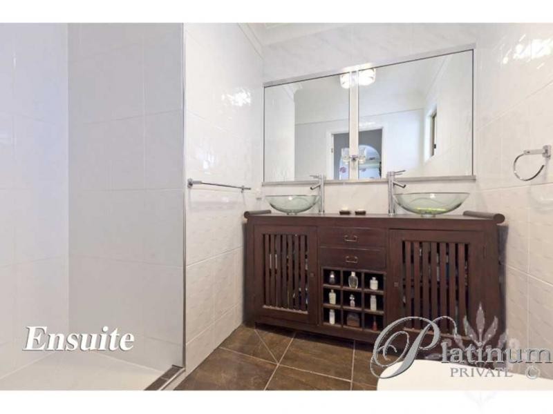 18 Talaroo Street, Carindale QLD 4152