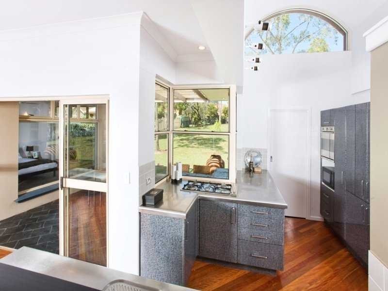 17 Breene Court, Carindale QLD 4152